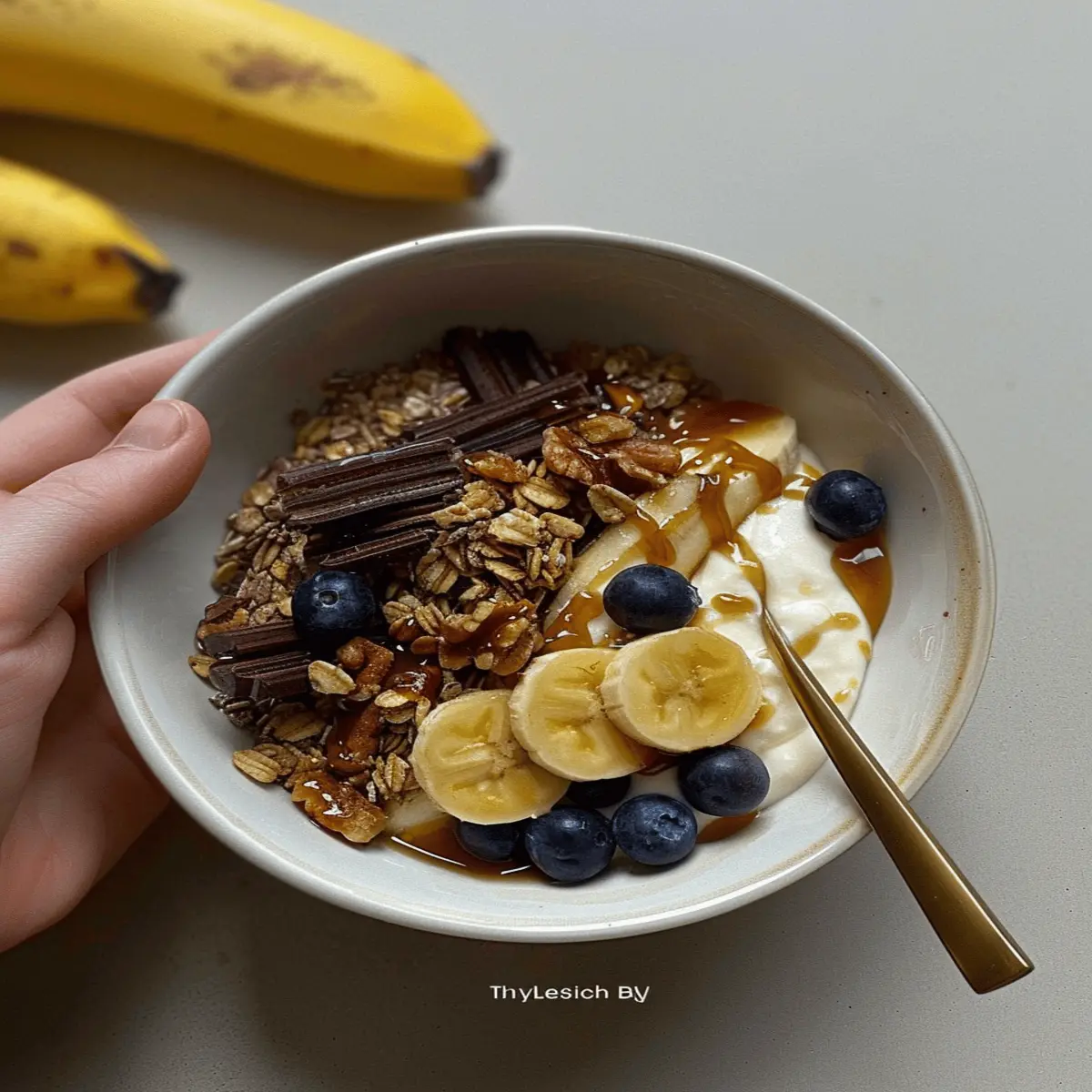 High-Protein Caramelized Banana Bowl: Irresistibly Creamy Delight