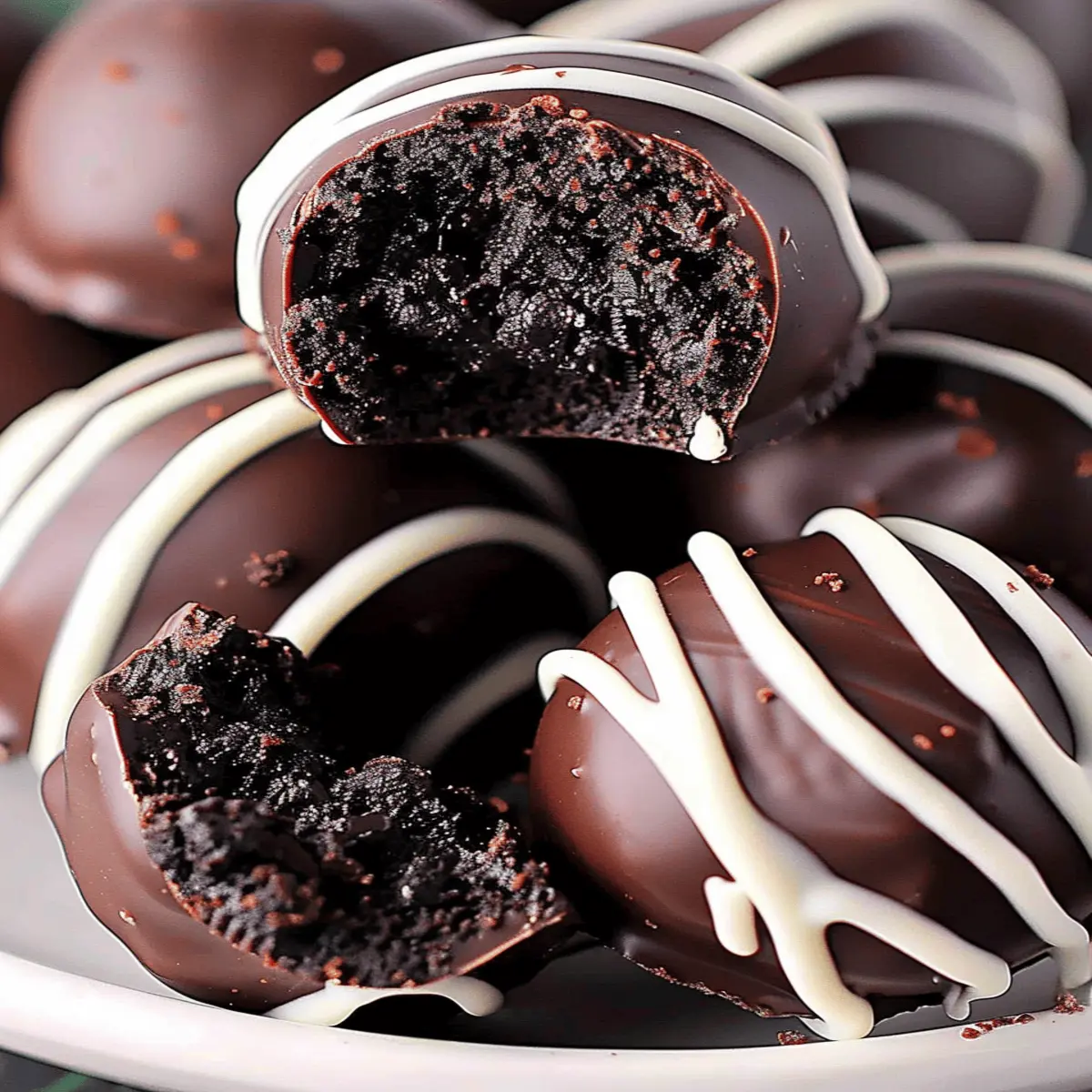 No-Bake Oreo Truffle Cake Bites: Irresistibly Decadent Treats