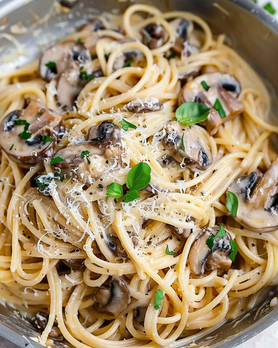Mushroom Garlic Butter Pasta: Easy Indulgence for Home Chefs